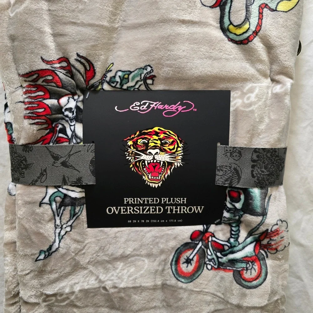 NWT Ed Hardy‎ Printed Plush Oversized Throw Blanket Skulls Motorcycle Tiger